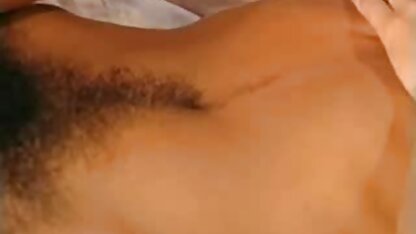 Espionnage poussin dans la salle de porno tube sister bain