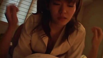 Fille rêvant d'une relation porn gay hardcore qui est chic