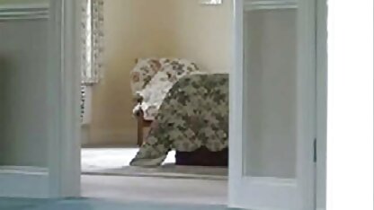 Poilu homme baise sex sister tube une fille dans la salle de bain