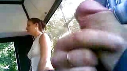 Le masseur a inséré vintage zoo sex sa bite dans le vagin