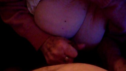 Baise avec sexe borno bébé devant son ami